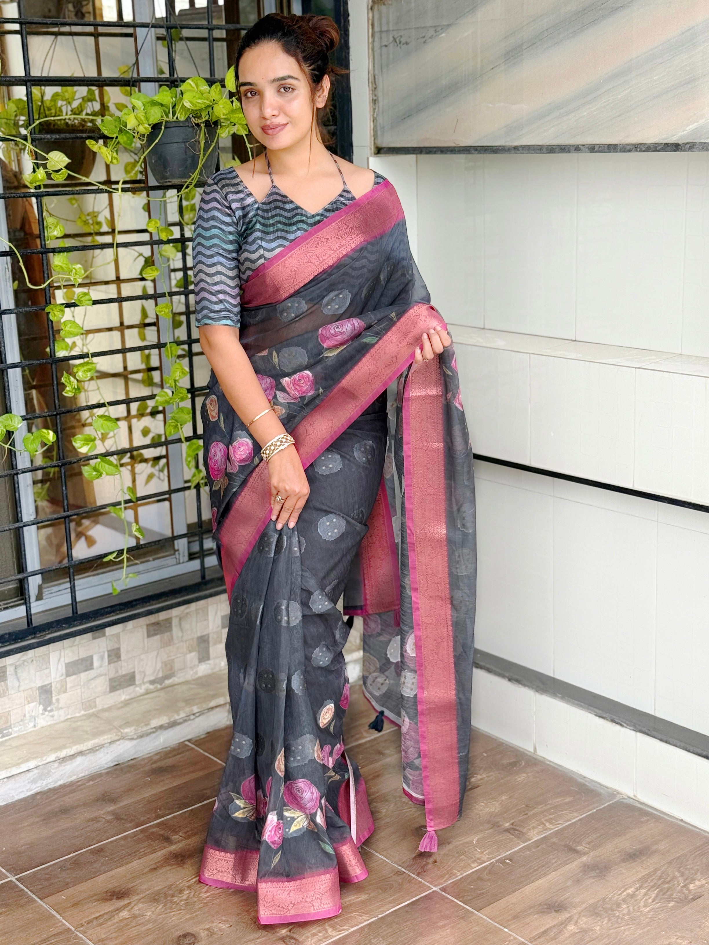 Grey Pure cotton jacquard Digital Print Saree With Unstitched Blouse For Women