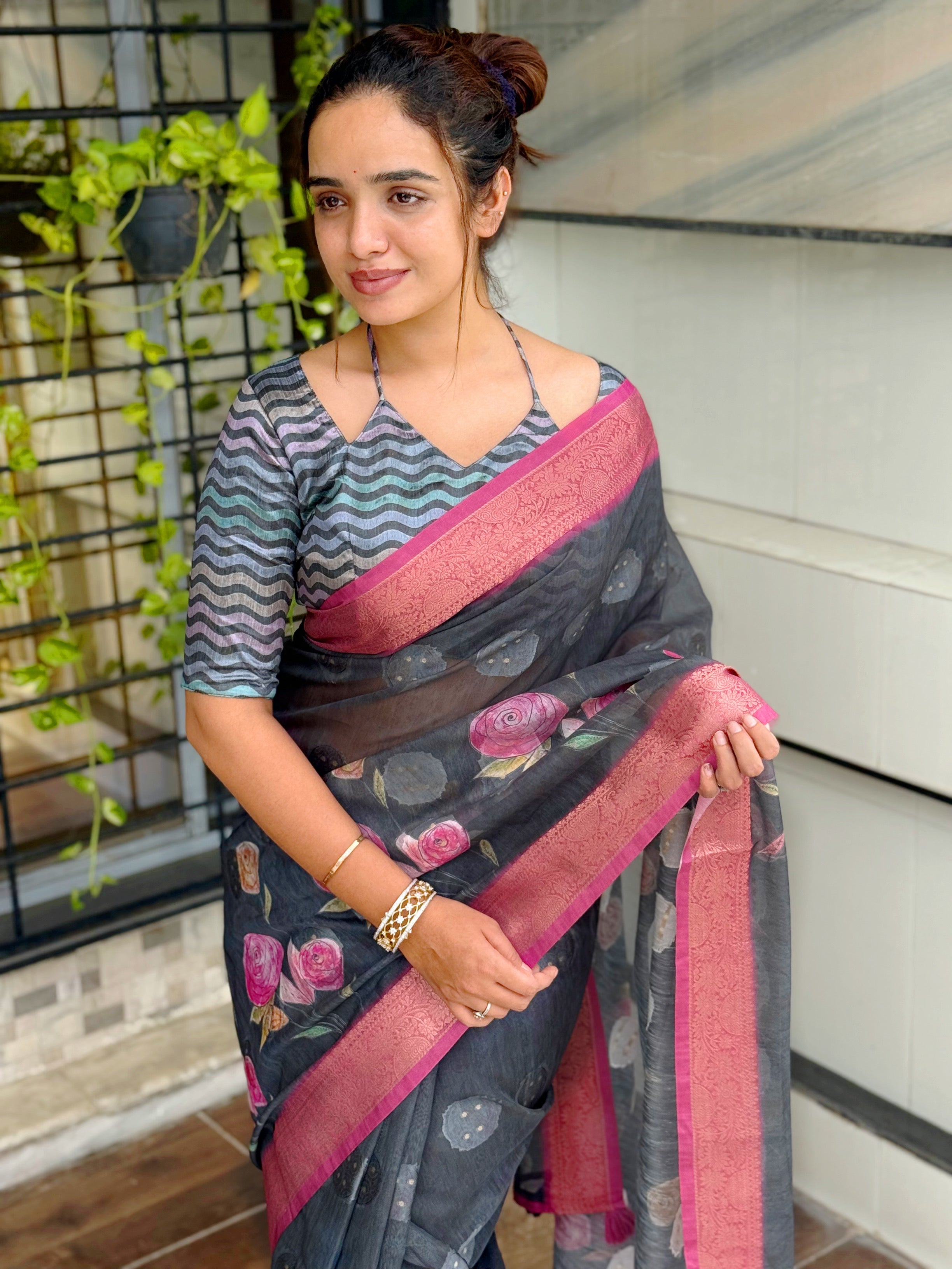 Grey Pure cotton jacquard Digital Print Saree With Unstitched Blouse For Women