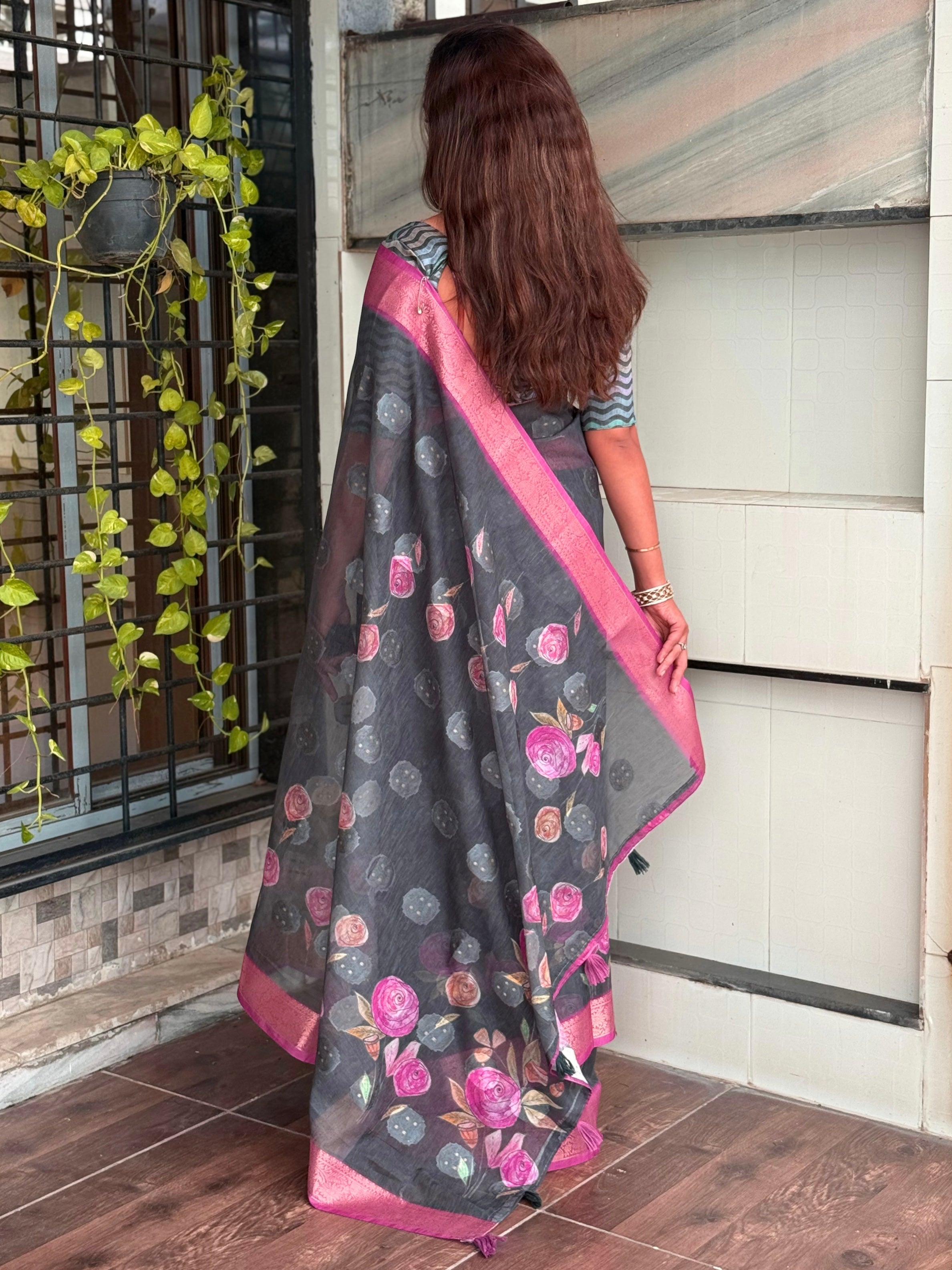 Grey Pure cotton jacquard Digital Print Saree With Unstitched Blouse For Women