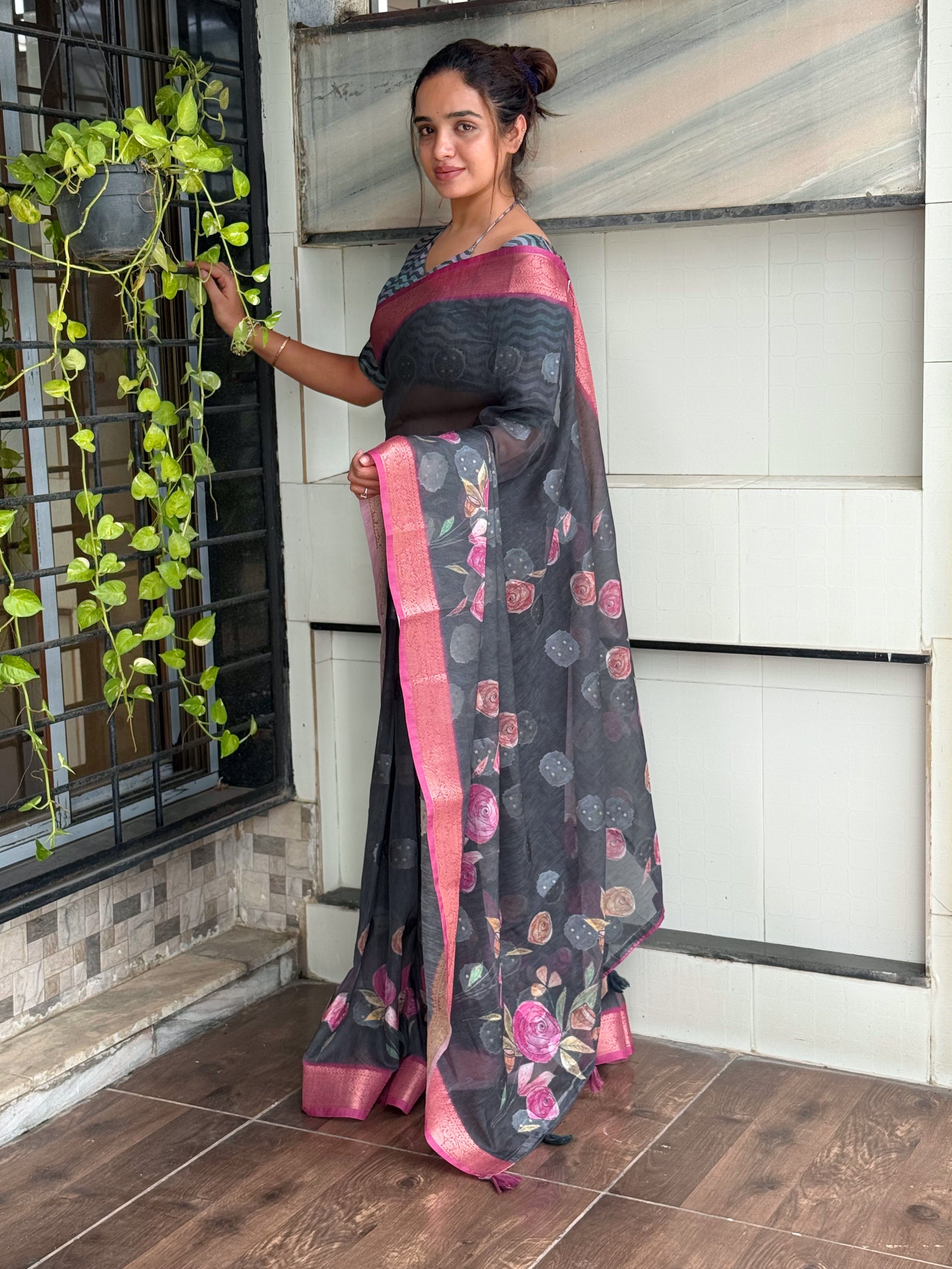 Grey Pure cotton jacquard Digital Print Saree With Unstitched Blouse For Women