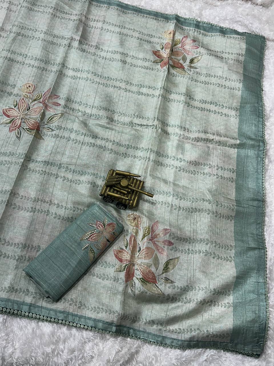 Light Grey Pure tusser linen Digital Print Saree With Unstitched Blouse For Women