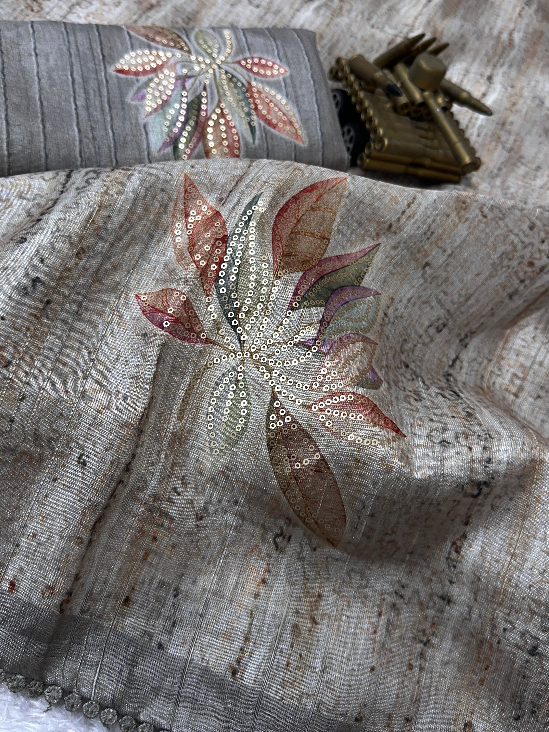 Grey Pure tusser linen Digital Print Saree With Unstitched Blouse For Women