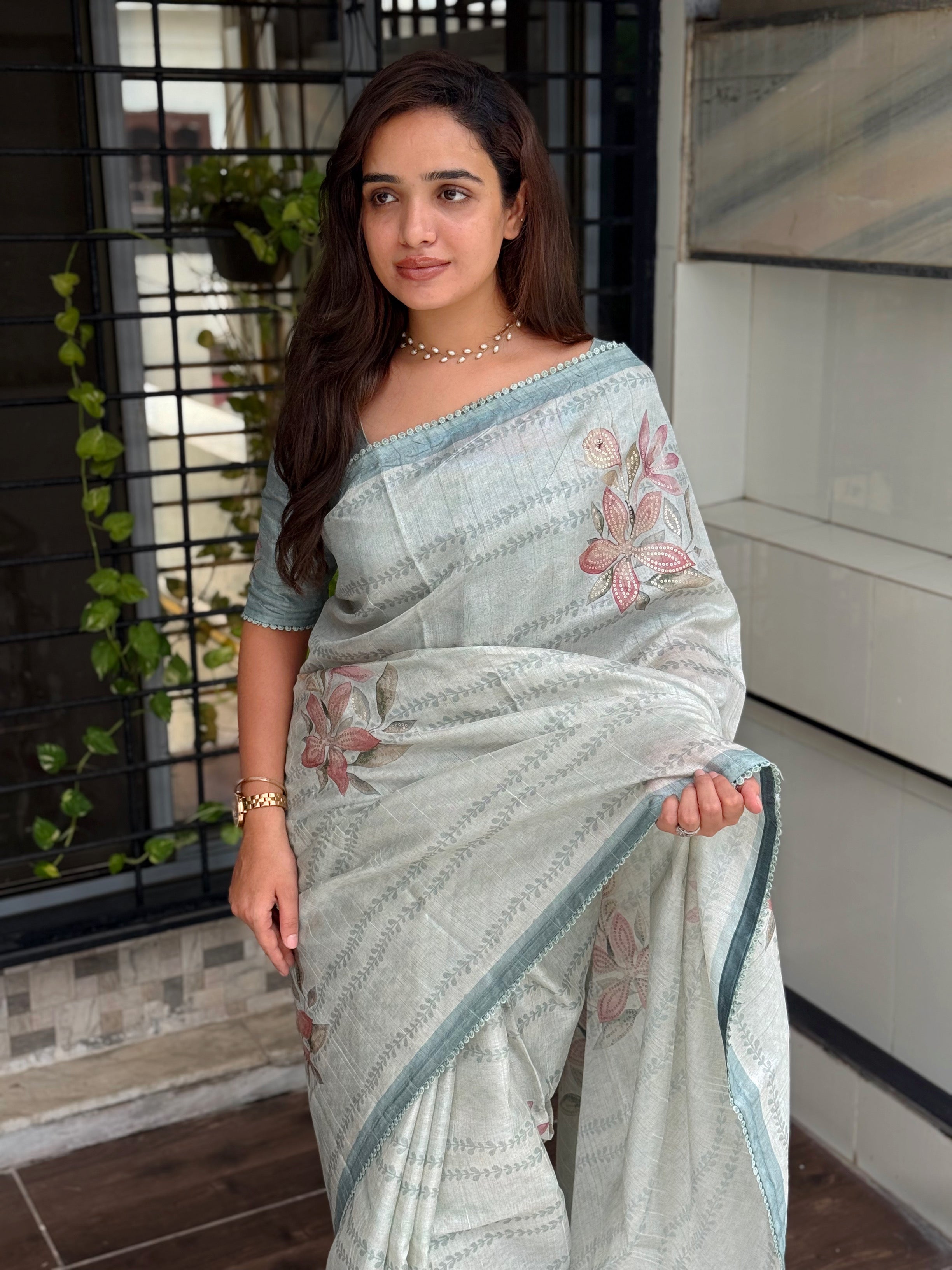 Light Grey Pure tusser linen Digital Print Saree With Unstitched Blouse For Women