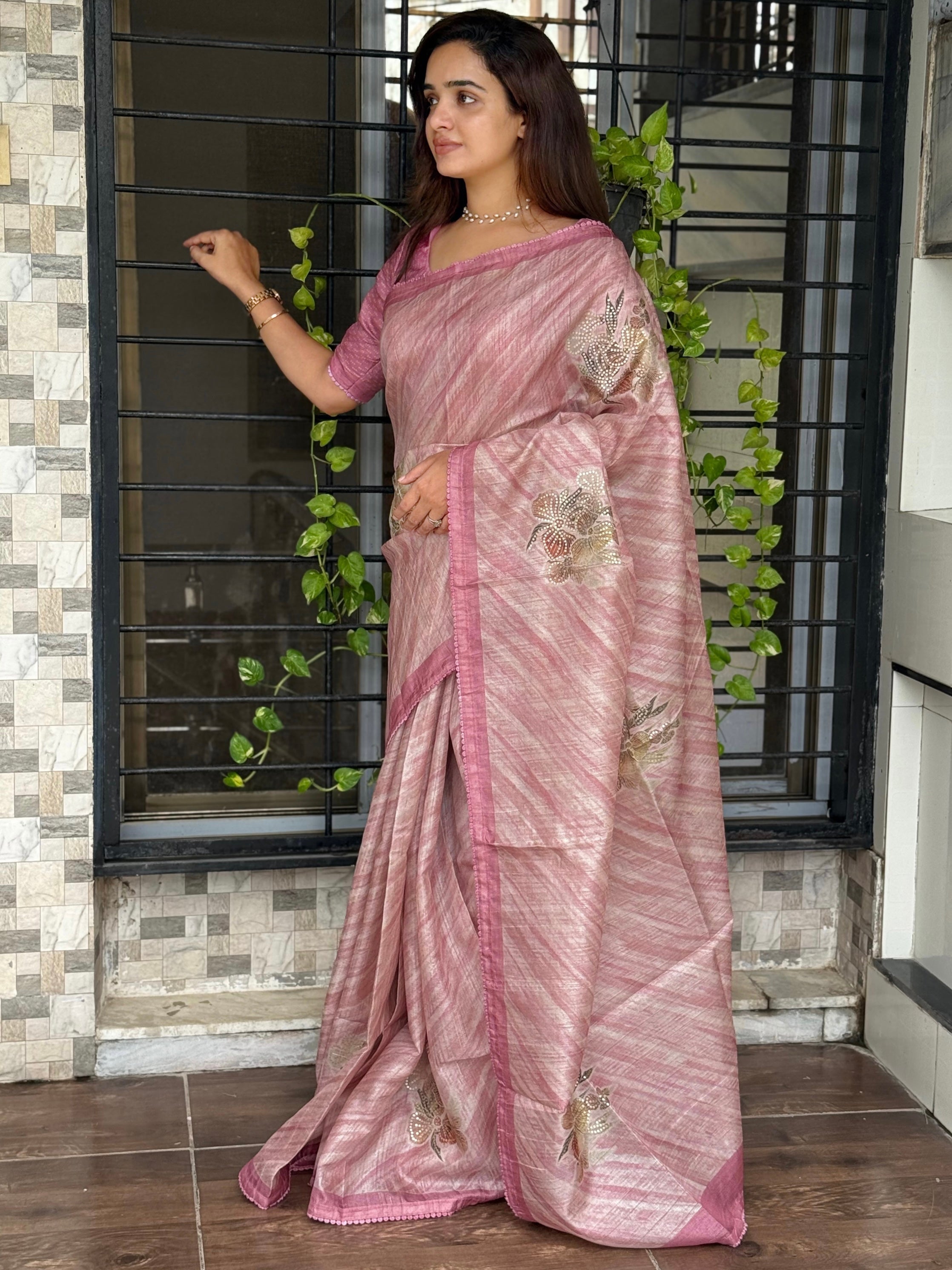 Pink Pure tusser linen Digital Print Saree With Unstitched Blouse For Women