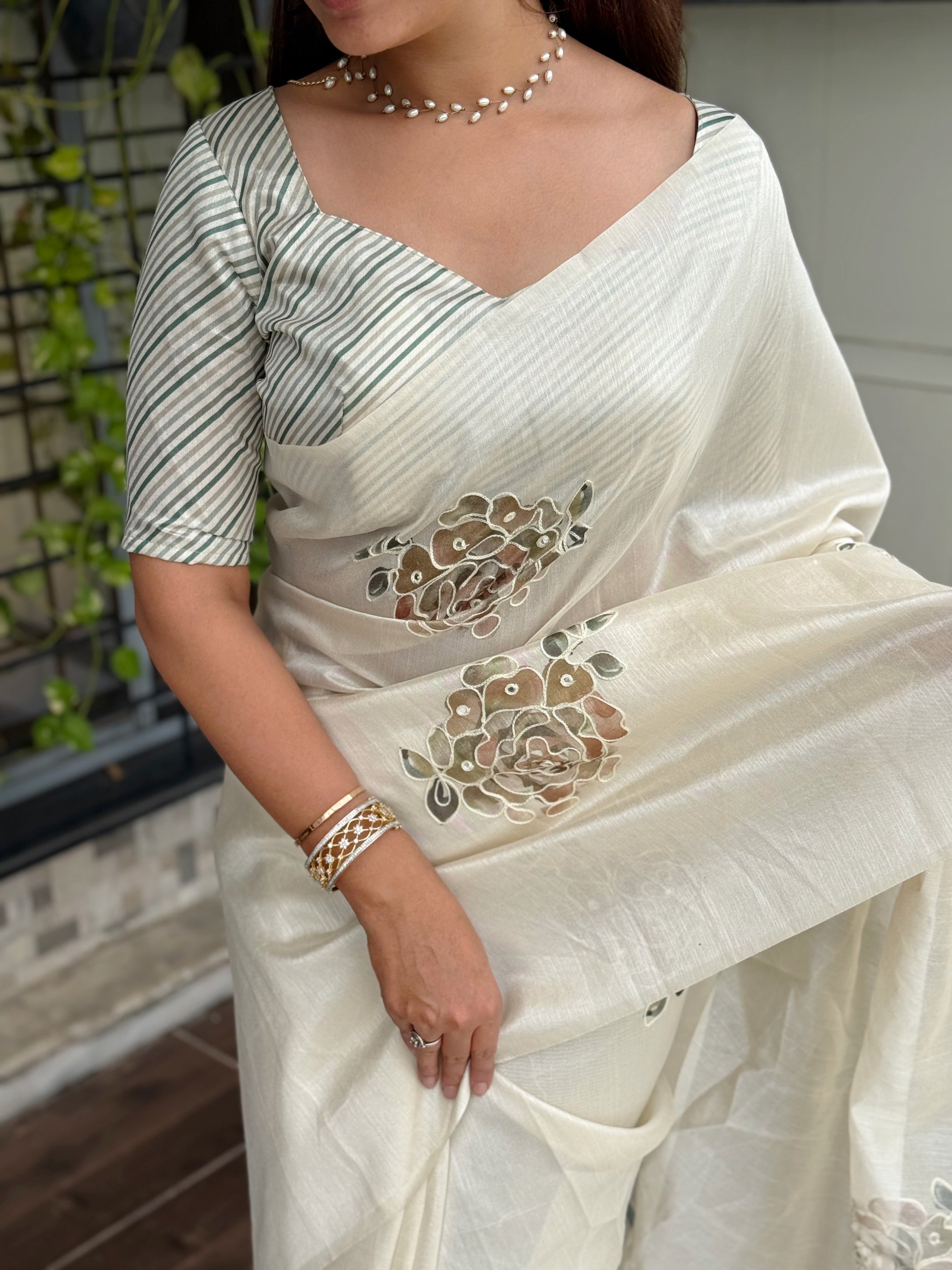 White Green pure Tusser linen katha work Saree With Unstitched Blouse For Women