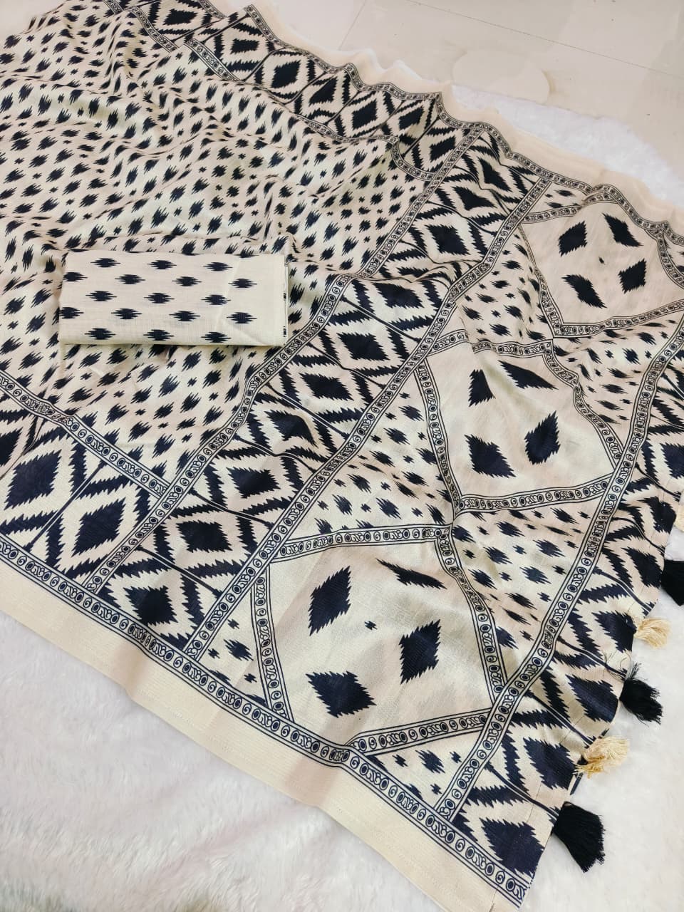 Gray ikkat siIK Premium Digital Print For Women